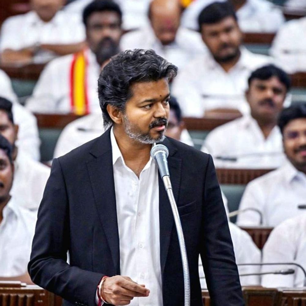 ஆகஸ்ட் 6 அன்று தாக்கல் செய்யப்படும் தனி வேளாண் பட்ஜெட்டில் விவசாயக் கடன்கள் குறித்த முக்கிய அறிவிப்புகள் வெளியாகலாம். பயிர்க் காப்பீட்டுத் திட்டங்கள், உர மானியம் மற்றும் நீர் பாசன மேலாண்மையை மேம்படுத்த கணிசமான நிதி ஒதுக்கீடு செய்யப்படலாம். விவசாயிகளின் விளைபொருட்களுக்கு உரிய ஆதரவு விலை வழங்குவதோடு நவீன சேமிப்புக் கிடங்குகளை அமைக்க நடவடிக்கை எடுக்கப்படும்.