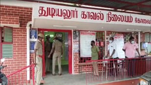 கோவையில் ரோந்துப் பணியில் அத்துமீறிய காவலர்.. இளம்பெண்ணுக்கு பாலியல் தொல்லை.. அதிரடி கைது! கோவையில் ரோந்துப் பணியில் அத்துமீறிய காவலர்.. இளம்பெண்ணுக்கு பாலியல் தொல்லை.. அதிரடி கைது!