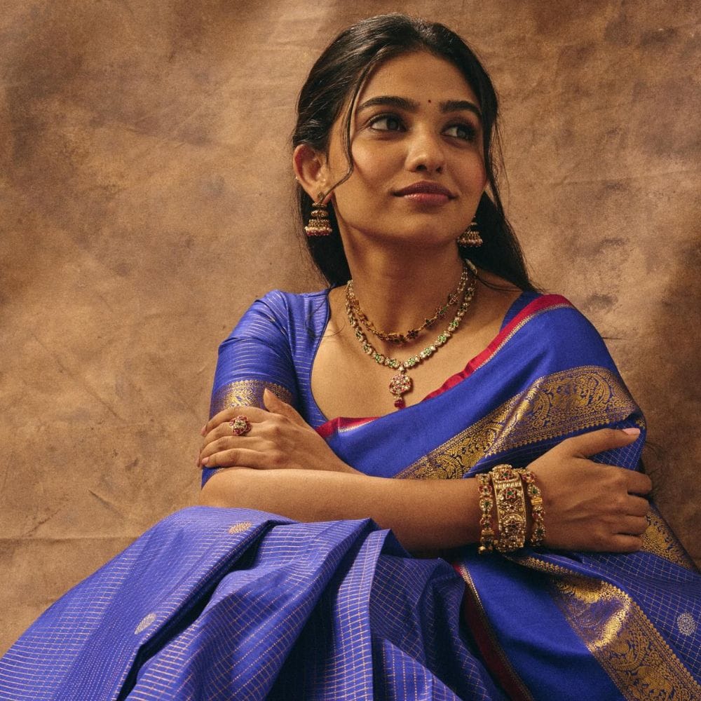 நடிகை மமிதா பைஜூ, தமிழ், தெலுங்கு மற்றும் மலையாளம் போன்ற மொழிகளில் நாயகியாக நடித்துவரும் நிலையில், இவருக்கு ரசிகர்கள் பட்டாளம் அதிகம். இவரின் நடிப்பில் சமீபத்தில் ஜன நாயகன் படம் வெளியாகி சூப்பர் ஹிட் வரவேற்பை பெற்றுவருகிறது.