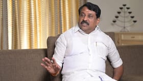 ரூ.25,000 கோடி மோசடி.. கோவில் நிலங்கள் அவசர அவசரமாக பட்டா மாற்றம்.. தவெக அரசு மீது நயினார் நாகேந்திரன் பரபரப்பு குற்றச்சாட்டு!!...