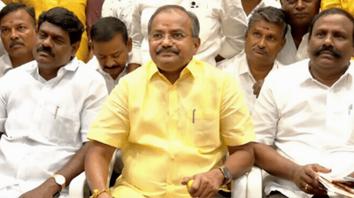 பாமகவில் வெடித்தது பூகம்பம்: அன்புமணிக்கு எதிராக போர்க்கொடி!