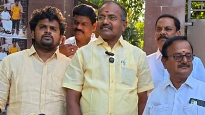 ஆதரவாளர்களுடன் நாளை அவசர ஆலோசனை நடத்தும் அருள்!