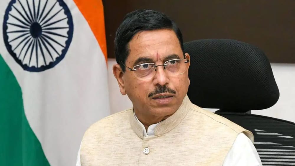 புதிய மத்திய கல்வி அமைச்சராக பிரகலாத் ஜோஷி நியமனம்