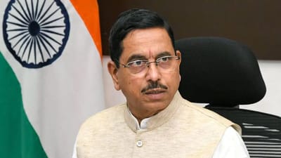 புதிய மத்திய கல்வி அமைச்சராக பிரகலாத் ஜோஷி நியமனம்