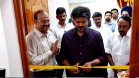 பெரம்பூர் சட்டமன்ற உறுப்பினர் அலுவலகத்தை திறந்து வைத்த முதல்வர் விஜய்.. மக்கள் உற்சாக வரவேற்பு.....