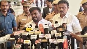 கட்டணத்தைக் குறைக்காத தனியார் பள்ளிகள்.. அமைச்சர் ராஜ்மோகன் போட்ட அதிரடி உத்தரவு!!...