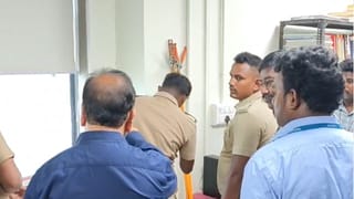 சேலம் அரசு மருத்துவமனை மூன்றாவது மாடியில் புகுந்த பாம்பு.. நோயாளிகள் அதிர்ச்சி!