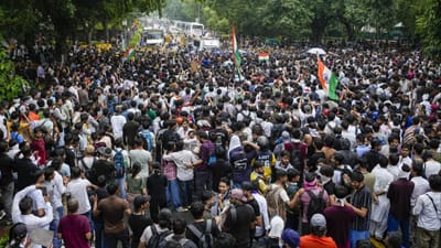 டெல்லி தடியடி வழக்கு.. அவசரமாக விசாரிக்க உச்ச நீதிமன்றம் மறுப்பு!