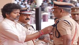 காவல்துறை அதிகாரிகளுக்கு குடியரசுத் தலைவர் பதக்கம்.. முதல்வர் விஜய் வழங்கினார்!...
