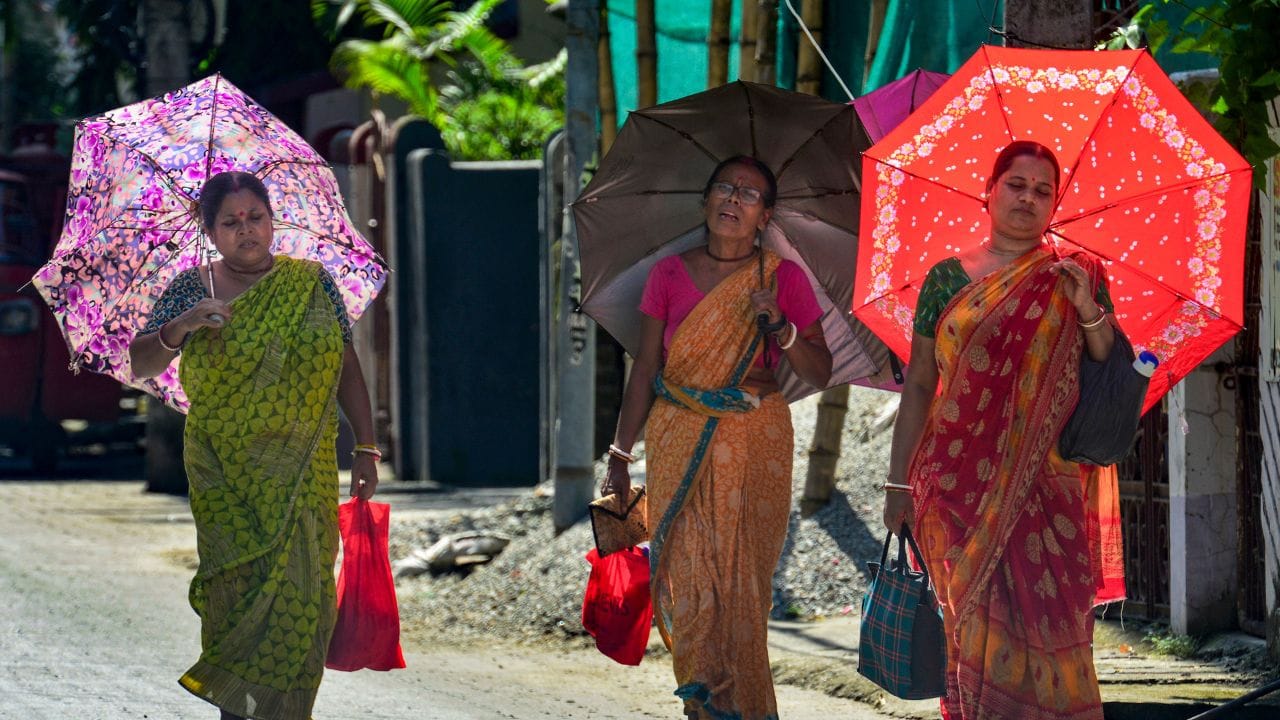 சுட்டெரிக்கும் சூரியன்.. 4 டிகிரி செல்சியஸ் வரை அதிகரிக்கும் வெப்பநிலை.. வானிலை மையம் எச்சரிக்கை..