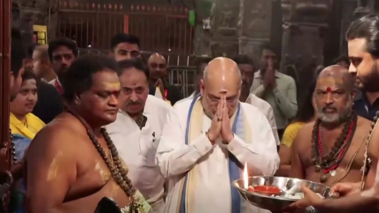 திருவண்ணாமலை அருணாச்சலேஸ்வரர் கோவிலில் அமித் ஷா சாமி தரிசனம் திருவண்ணாமலை அருணாச்சலேஸ்வரர் கோவிலில் அமித் ஷா சாமி தரிசனம்