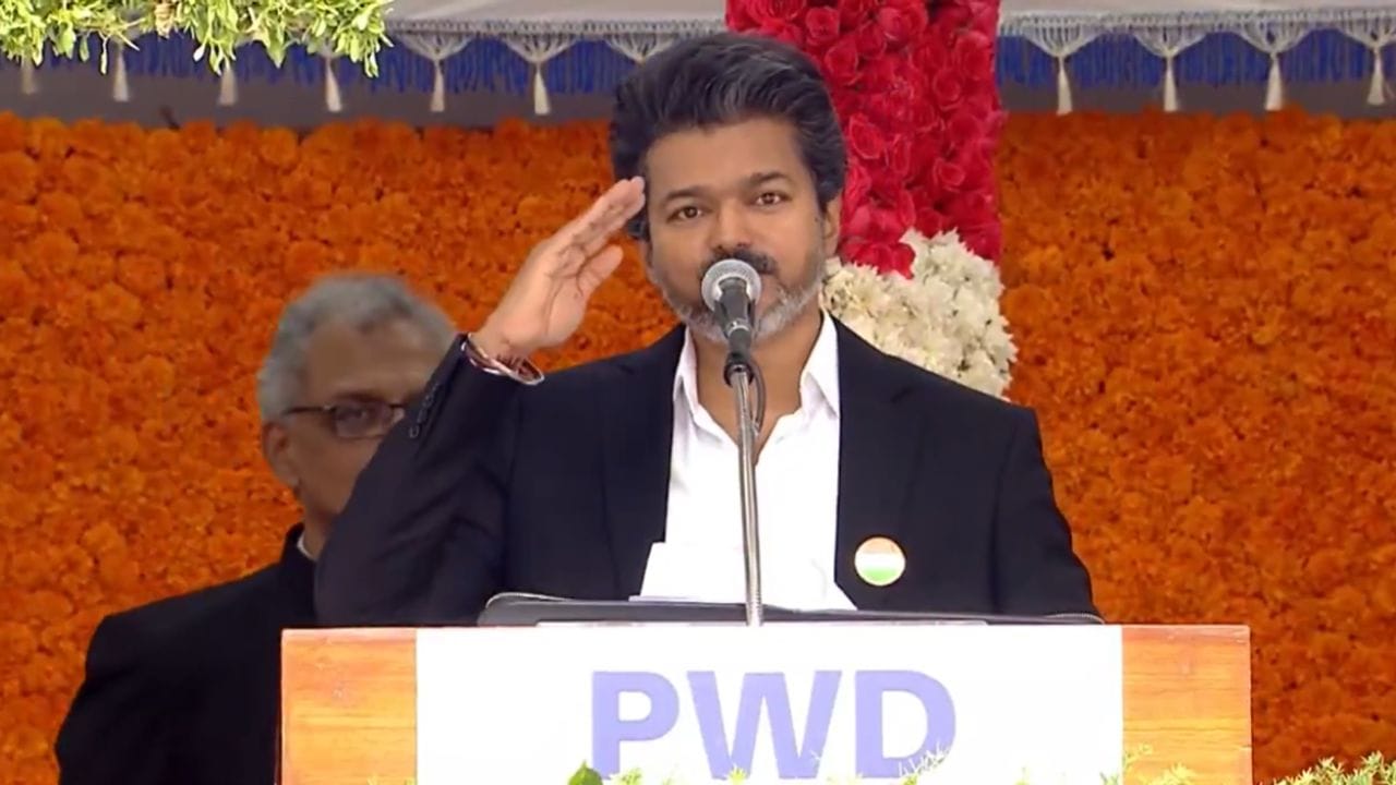 “லஞ்சமும் ஊழலுமற்ற தமிழ்நாட்டை உருவாக்குவதும் விடுதலைக்குச் சமமே!”.. சுதந்திர தின விழாவில் முதல்வர் விஜய் பேச்சு!