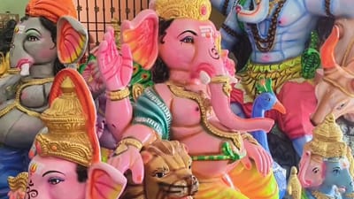 ஆற்காட்டில் கண்களை கவரும் வண்ண வண்ண விநாயகர்கள்!