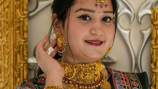 Gold Price: அதிரடியாக குறைந்த தங்கம் விலை.. சவரனுக்கு ரூ. 2,360 குறைந்து விற்பனை..