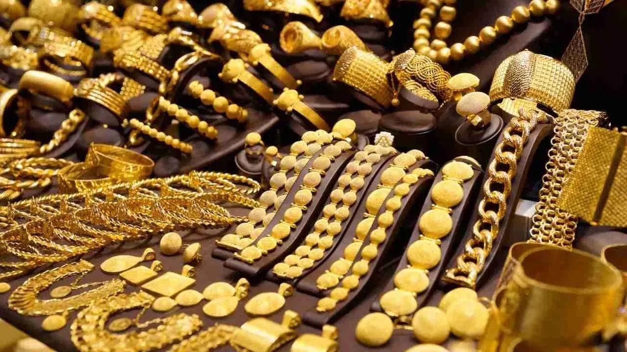 வட இந்தியாவில் பிசி ஜுவல்லர் லிமிடேட் செயல்பட்டு வருகிறது. இது தங்க நகை விற்பனை செய்யும் நிறுவனம் ஆகும். இந்த நிறுவனத்தின் ஒரு பங்கு வெறும் ரூ.10 ஆகும். 2022 ஆம் ஆண்டு இந்த நிறுவனத்தின் ஒரு பங்கு ரூ.2 ஆக இருந்தது. இந்த நிலையில் தான், 5 ஆண்டுகளில் இந்த நிறுவனத்தின் பங்குகள் ரூ.10 ஆக உயர்ந்துள்ளது.