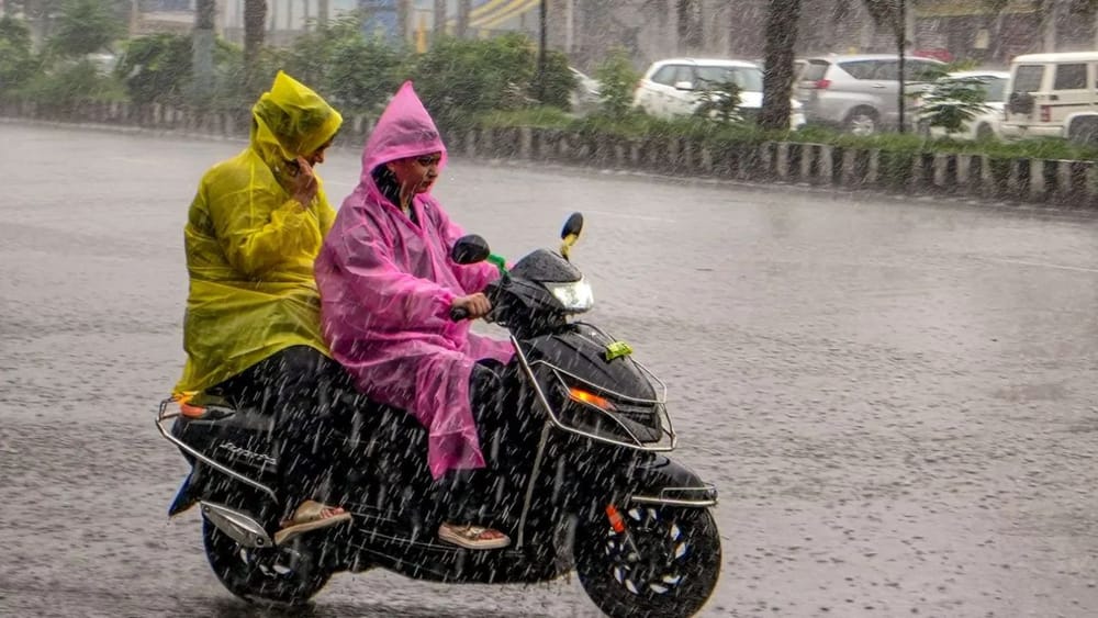 புதிய காற்றழுத்த தாழ்வு பகுதி - இந்த மாவட்டங்களில் கனமழை பெய்யும்