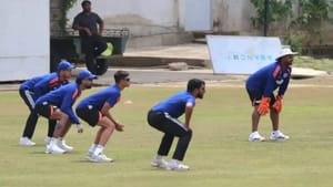 IND vs SL: இலங்கையில் கால் வைத்ததும் களமிறங்கிய இந்திய வீரர்கள்.. பீல்டிங்கில் தீவிர பயிற்சி! IND vs SL: இலங்கையில் கால் வைத்ததும் களமிறங்கிய இந்திய வீரர்கள்.. பீல்டிங்கில் தீவிர பயிற்சி!