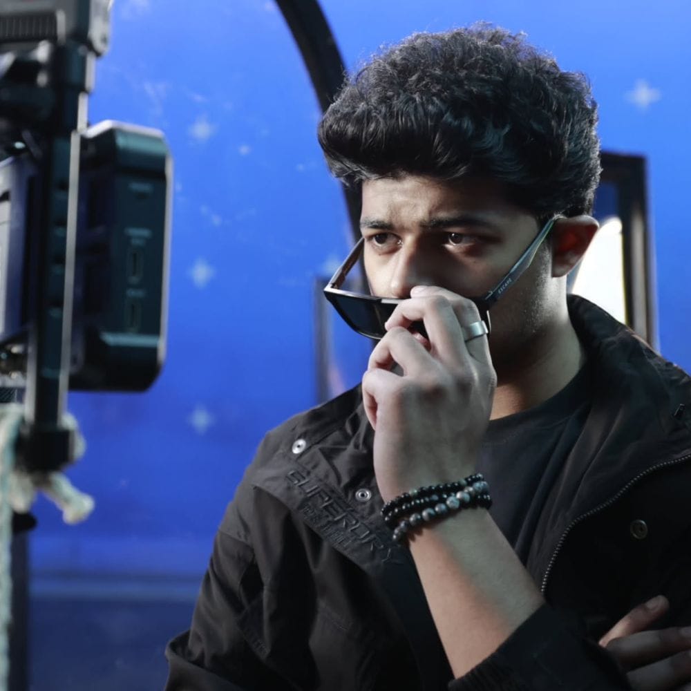 லைகா நிறுவனத்தின் தயாரிப்பில், ஜேசன் சஞ்சய் இயங்கிவந்த புதிய திரைப்படம்தான் சிக்மா. இதில் சந்தீப் கிஷன் ஹீரோவாக நடிக்க, அதிரடி ஆக்ஷன் மற்றும் பணக் கொள்ளை தொடர்பான கதைக்களத்தில் உருவாகிவருகிறது.