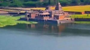 ஏரியில் மிதந்த 6 மனித உடல்கள்.. 5 பேர் சிறுவர்கள்.. கர்நாடகாவில் மர்ம சம்பவம்! ஏரியில் மிதந்த 6 மனித உடல்கள்.. 5 பேர் சிறுவர்கள்.. கர்நாடகாவில் மர்ம சம்பவம்!