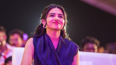 விஸ்வநாத் & சன்ஸ் படத்தில் மமிதா வாங்கிய சம்பளம் இத்தனை கோடியா?
