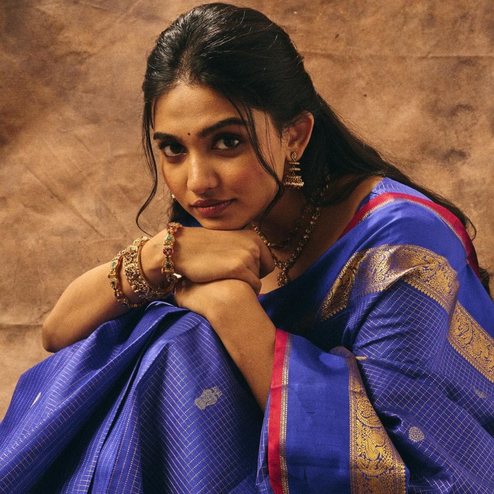 இந்த படத்தின் பிரபலத்திற்கு பின் தமிழில் ஜி.வி. பிரகாஷ் குமாருக்கு ஜோடியாக ரெபெல் என்ற படத்தின் மூலம் நுழைந்தார். பின் முதல்வர் விஜய் முதல் சூர்யா உள்ளிட்ட பல்வேறு நடிகர்களுடன் இணைந்து பணியாற்றியுள்ளார். அதில் சூர்யாவுடன் இணைந்து நடித்துள்ள படம்தான் விஸ்வநாத் அண்ட் சன்ஸ்.