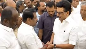 ஒரே நிகழ்ச்சியில் மு.க ஸ்டாலின் – நயினார் நாகேந்திரன்.. கைக்குலுக்கி நலம் விசாரித்த காட்சிகள்.....