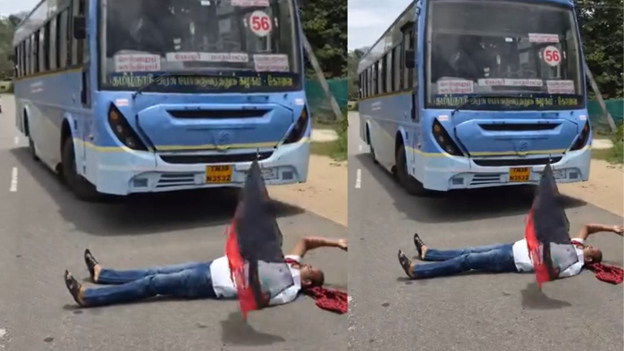உதயநிதி ஸ்டாலின் கைதை கண்டித்து சாலை மறியல்.. தொண்டாமுத்தூர் எம்.எல்.ஏ கைது! உதயநிதி ஸ்டாலின் கைதை கண்டித்து சாலை மறியல்.. தொண்டாமுத்தூர் எம்.எல்.ஏ கைது!
