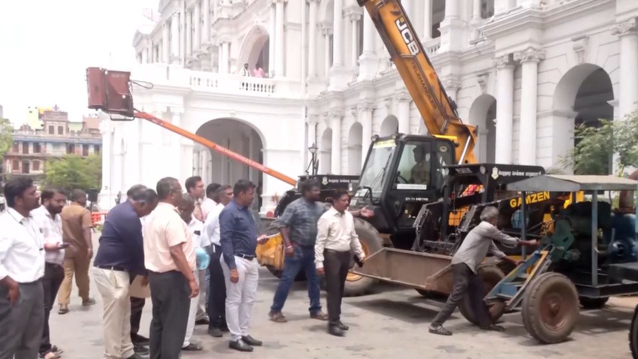 வடகிழக்கு பருவமழை.. முன்னெச்சரிக்கையாக இயந்திரங்கள், வாகனங்களை ஆய்வு செய்த சென்னை மாநகராட்சி! வடகிழக்கு பருவமழை.. முன்னெச்சரிக்கையாக இயந்திரங்கள், வாகனங்களை ஆய்வு செய்த சென்னை மாநகராட்சி!