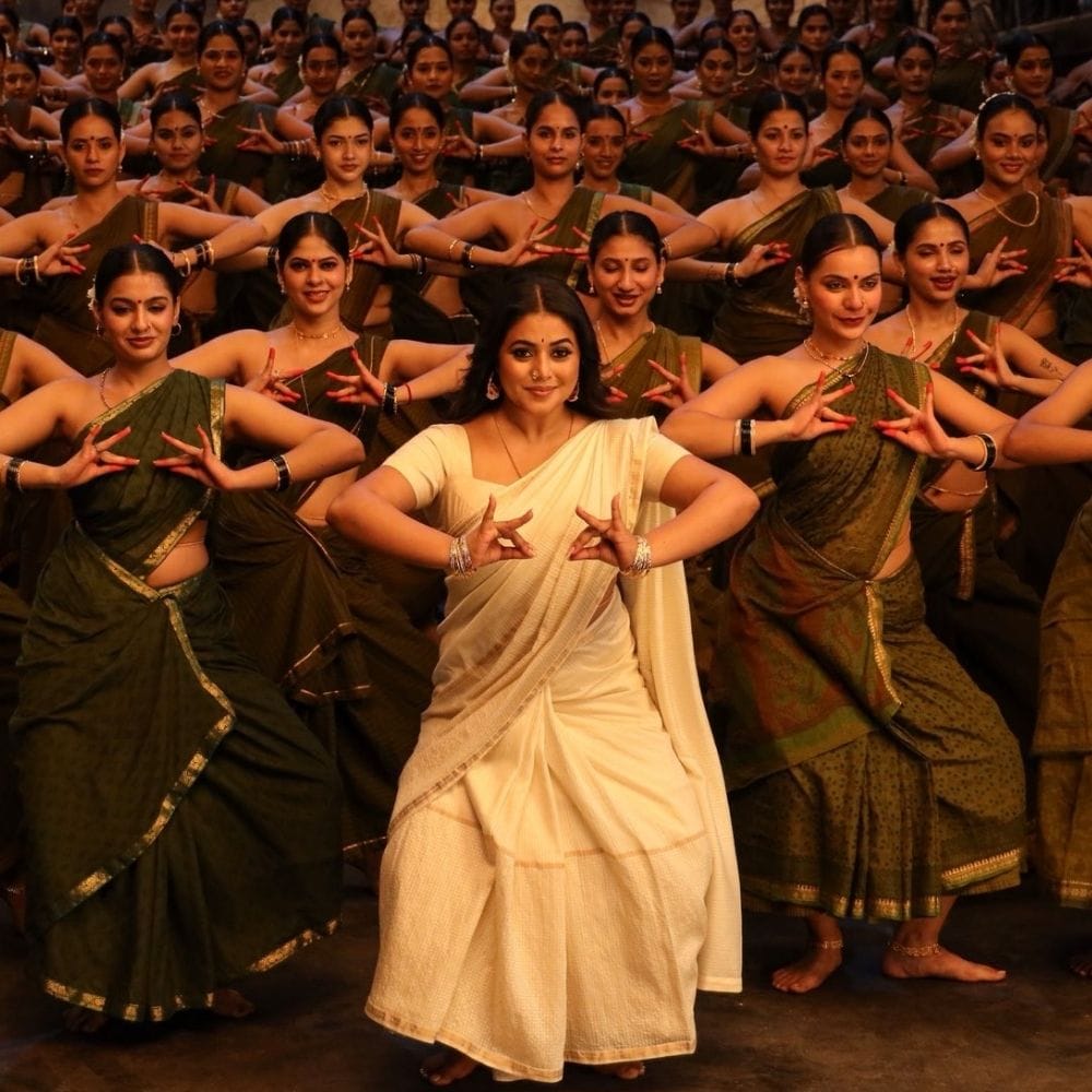 தற்போது தமிழ், தெலுங்கு மற்றும் மலையாளம் போன்ற மொழி படங்களில் சிறப்பு வேடங்களில் நடித்துவருகிறார். இவர் சமீபத்தில் சூப்பர் ஸ்டார் ரஜினிகாந்தின் ஜெயிலர் 2 படத்தில் அலா பொலேலோ என்ற பாடலில் சிறப்பு நடனமாடியிருந்தார். இந்நிலையில் இந்த பாடலில் நடனமாடும்போது தனக்கு நடந்த விஷயம் குறித்து பூர்ணா பகிர்ந்துள்ளார்.