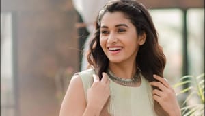 முதலில் தனுஷ் ஒரு முரட்டுதனமான மனிதர் என்று நினைத்தேன் – நடிகை பிரியா பவானி சங்கர் முதலில் தனுஷ் ஒரு முரட்டுதனமான மனிதர் என்று நினைத்தேன் – நடிகை பிரியா பவானி சங்கர்