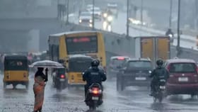 Tamil Nadu Weather report: தமிழகத்தில் அடுத்த 3 நாட்கள் மழை காத்திருக்கு…. வானிலை மையம் எச்சரிக்கை...