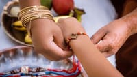 கிரகண நேரத்தில் ரக்ஷி கட்டலாமா? இதோ சரியான சுப முகூர்த்த நேரம்!...