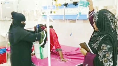 ஆசிரியர்கள் கண்டிப்பு: ரத்த அழுத்த மாத்திரைகள் உட்கொண்ட மாணவிகள்