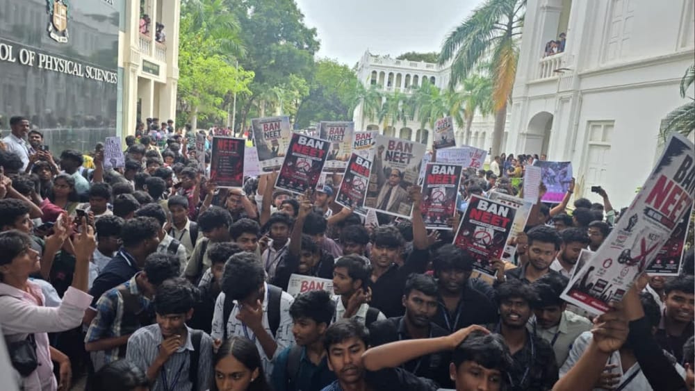 கல்லூரி மாணவர்கள் போராடத் தடை?.. சர்ச்சை கிளப்பிய உத்தரவு!!