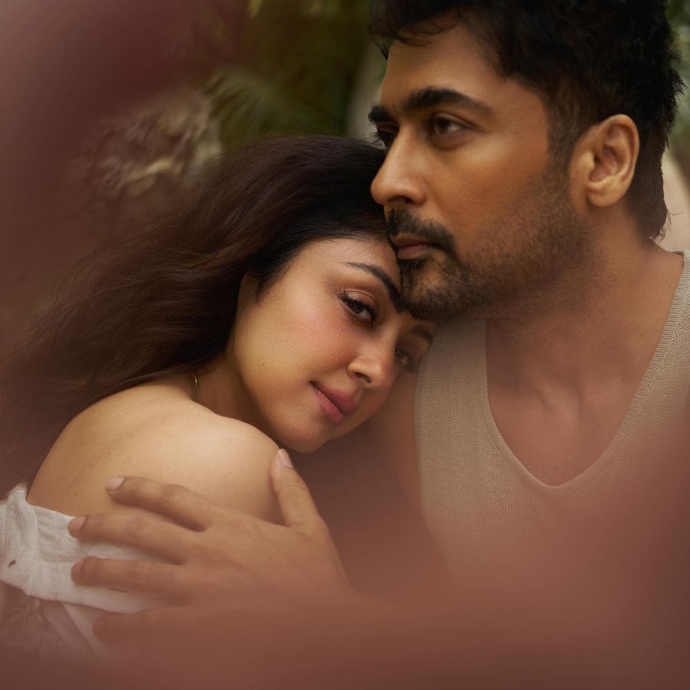 நடிகர் சூர்யா தொடர்ந்து தென்னிந்திய மொழிகளிலோ படஙபாலில் நடித்துவரும் நிலையில், நடிகை ஜோதிகா பாலிவுட் பக்கம் சென்றுவிட்டார். இவர் இறுதியாக சிஸ்டம் என்ற இந்தி படத்தில் நடித்து பிரபலமானார். இது இவருக்கு விமர்சனத்தையும் வரவேற்பையும் கொடுத்தது.