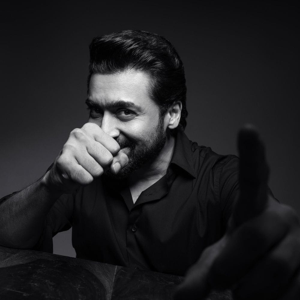 சமீபத்தில் விஸ்வநாத் அண்ட் சன்ஸ் பட நிகழ்ச்சியில் தொகுப்பாளர் சூர்யாவிடம், வீட்டில் அமைதியைப் பேணுவதற்கு ஒரு கணவன் என்ன விதியைப் பின்பற்ற வேண்டும்? என கேட்டார். அதற்கு உடனே அவர், அமைதியாக இருக்கனும், சொல்வதை கேளுங்க மற்றும் எதுவும் பேசாதீங்க என  ரசிகர்களுக்கு டிப்ஸ் கொடுத்திருந்தார்.