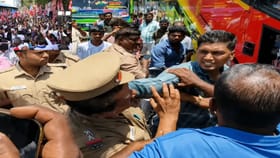 இளைஞர் கன்னத்தில் அறைந்தது குறைந்தபட்ச பல பிரயோகம்.. எஸ்.ஐ.- இளைஞர் மோதல் சம்பவம் குறித்து காவல் துறை விளக்கம்!...