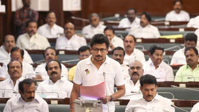 ஜோசியர் சொன்னால்தான் கோப்புகளை வெளியிடுவீர்களா?” – உதயநிதி