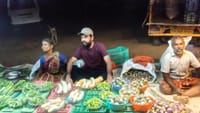 சொந்த ஊரில் காய்கறி வியாபாரியாக மாறிய நடிகர் விமல்...