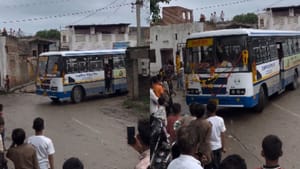 Viral Video : இந்தியா சுதந்திரம் பெற்ற 79 ஆண்டுகளில் முதல் முறையாக கிராமத்திற்கு வந்த பேருந்து.. கொண்டாடிய கிராம் மக்கள்! Viral Video : இந்தியா சுதந்திரம் பெற்ற 79 ஆண்டுகளில் முதல் முறையாக கிராமத்திற்கு வந்த பேருந்து.. கொண்டாடிய கிராம் மக்கள்!