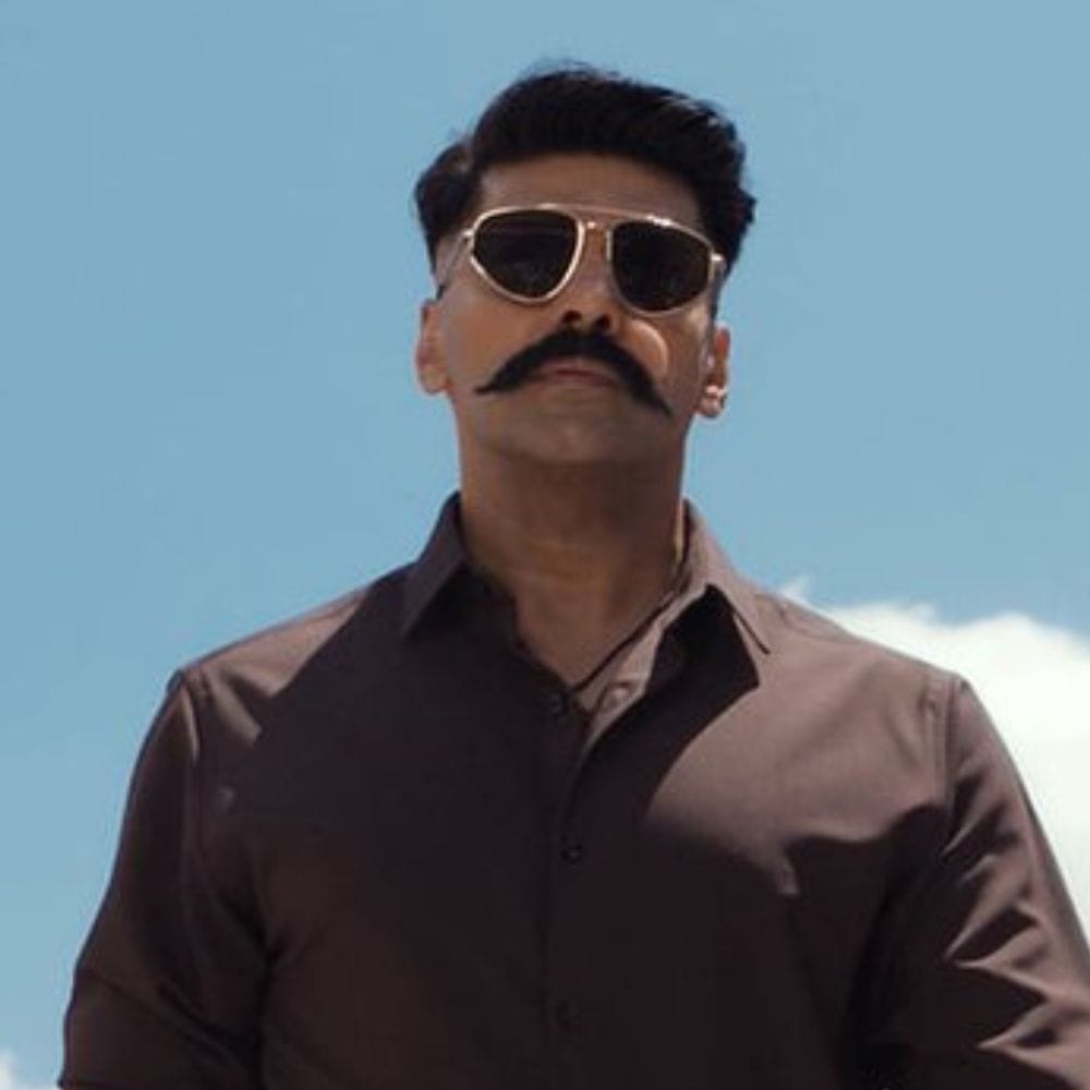 வேட்டுவம் பட நிகழ்த்தியில் பேசிய ஆர்யா, நான் வேட்டுவம் பட கதையைக் கேட்காமலேயே இந்தப் படத்தில் நடிக்க ஒப்புக்கொண்டேன். இந்தப் படத்தில் பல கதாபாத்திரங்கள் உள்ளன, அந்தக் குழுவில் நானும் ஒரு அங்கமாக இருப்பேன் என அதில் தெரிவித்துள்ளார்.