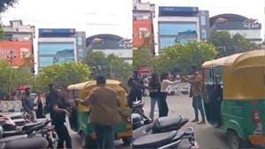 ஆட்டோ கட்டணத்தால் வெடித்த சந்தை.. ஓட்டுநர், இளம் பெண்கள் இடையே மோதல்! ஆட்டோ கட்டணத்தால் வெடித்த சந்தை.. ஓட்டுநர், இளம் பெண்கள் இடையே மோதல்!