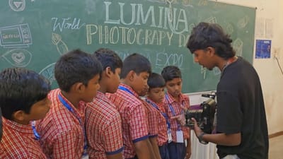 கோவையில் பழங்கால கேமராக்கள் கண்காட்சி; ஆர்வமுடன் வந்த மாணவர்கள்