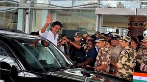 இடைத்தேர்தல் களம் சூடானது.. 40 நட்சத்திர பேச்சாளர்கள் பட்டியலை இறக்கி திமுக, அதிமுகவை அதிரவைத்த முதல்வர் விஜய்!!