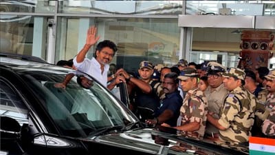 இன்று இரவு பயணிகள் விமானத்தில் லண்டன் பறக்கும் CM விஜய்!