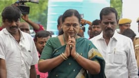 “இடைத்தேர்தலில் தேமுதிக ஆதரவு யாருக்கு?”.. அதிரடியாக முடிவை அறிவித்த பிரேமலதா விஜயகாந்த்!!...