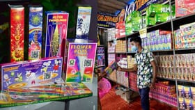 நெருங்கும் தீபாவளி.. பட்டாசு கடைகள் அமைக்க விண்ணப்பிப்பது எப்படி?...