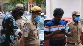 கோவை விமான நிலையத்தில் ரூ.2.47 கோடி தங்க நகைகளுடன் இருவர் கைது!...
