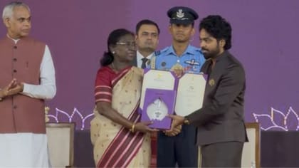 3-வது முறையாக தேசிய விருதை வென்ற ஜிவி பிரகாஷ் - வைரலாகும் பதிவு