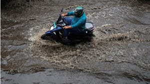 Tamil Nadu Weather report: இன்று 11 மாவட்டங்களில் கனமழை வெளுத்து வாங்கும் – வானிலை மையம் எச்சரிக்கை Tamil Nadu Weather report: இன்று 11 மாவட்டங்களில் கனமழை வெளுத்து வாங்கும் – வானிலை மையம் எச்சரிக்கை